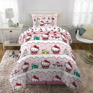Hello Kitty Holiday Kids 5 Piece Reversible Comforter, Bed in a Bag, Twin NEW